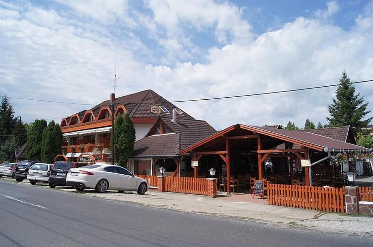 Retro Hotel Merid Zamárdi Extérieur photo